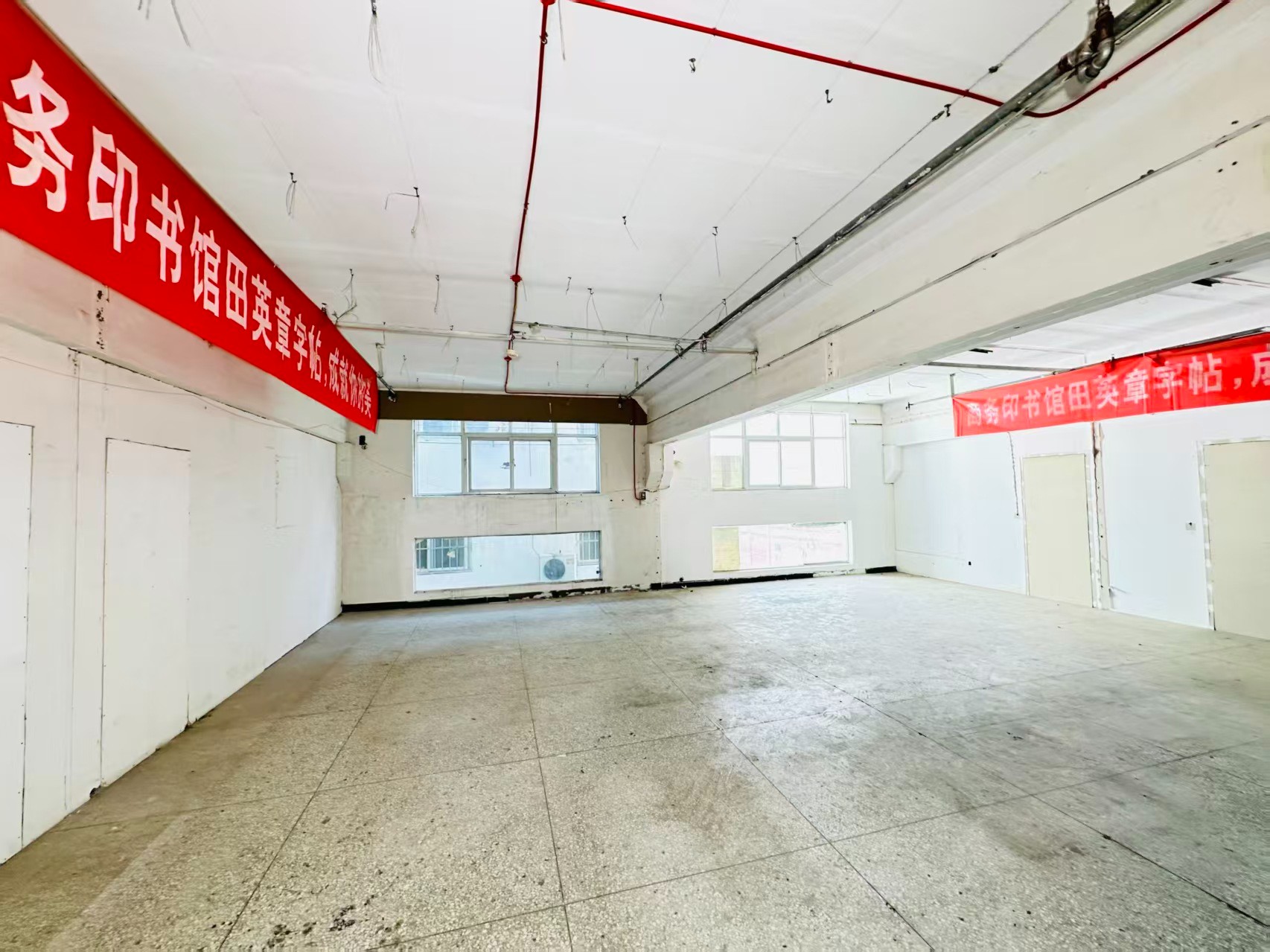 大众后街建议再强化“人工智能算力中心、AI应用孵化、数字经济示范园”等产业概念，会更符合产业园招商语言_COPY
