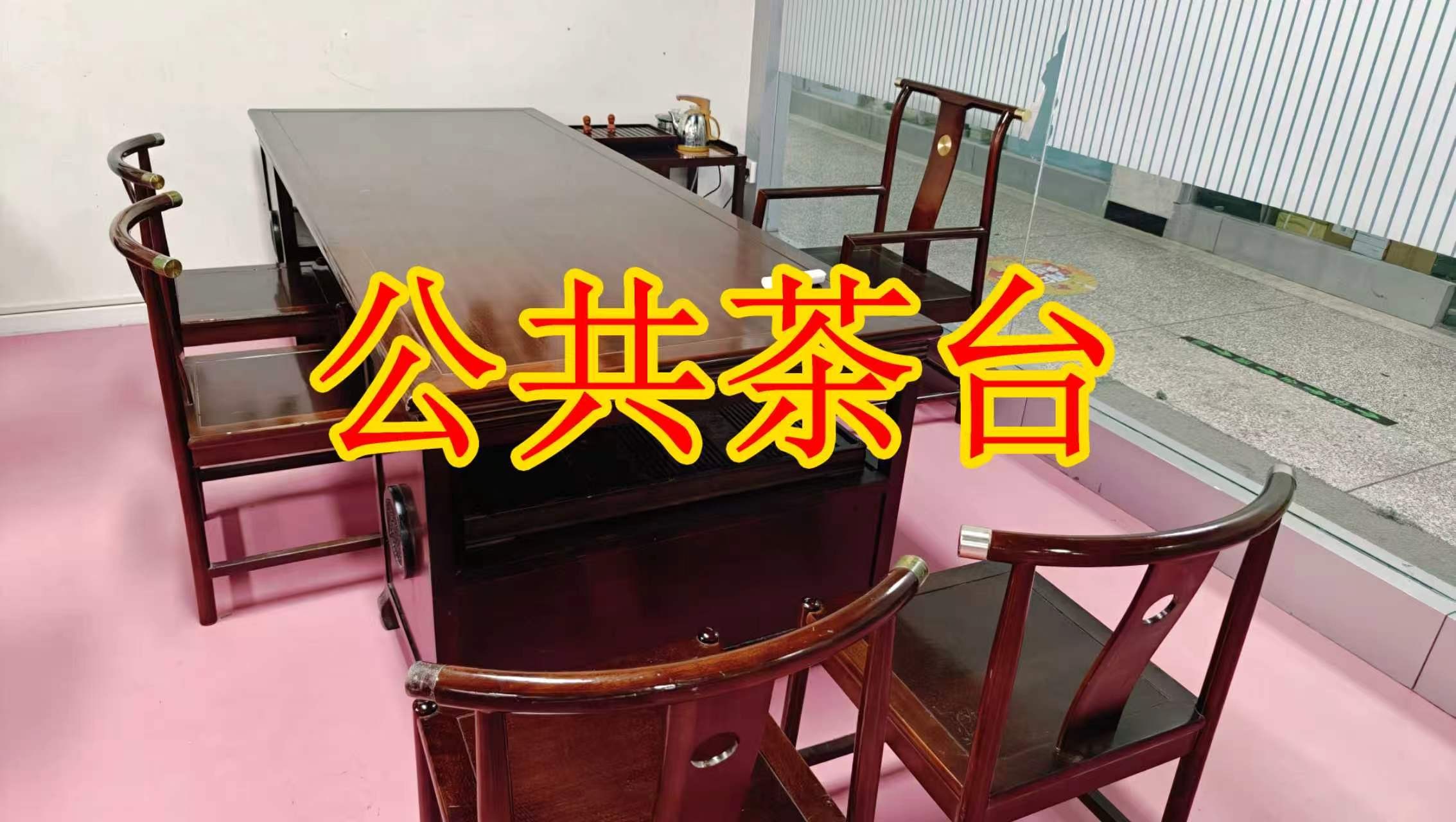 大众后街面积灵活：小面积办公室至大面积办公、经营空间均可选择； 部分房源可注册公司，满足企业办公需求； 商铺临街，具备上下水、用电等经营条件； 适合副食品、茶叶、酒水、百货、电商、培训、办公等多种行业。
